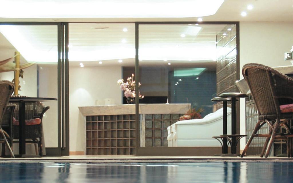 Hotel Liverpool Червия Экстерьер фото