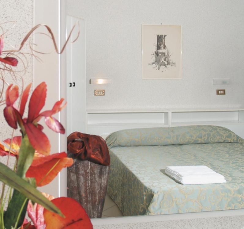 Hotel Liverpool Червия Номер фото